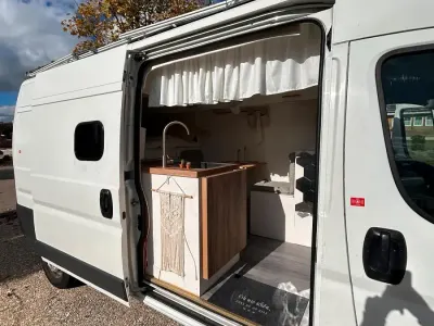 Gebraucht Peugeot Boxer 130 PS (95 kW) 2015 Weiß Van