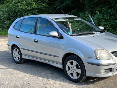 Nissan Almera Tino