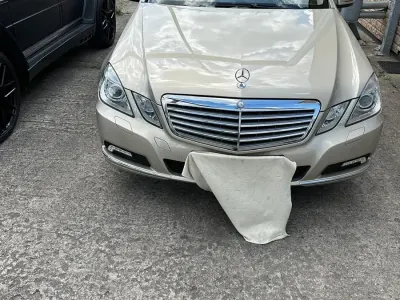 Gebraucht Mercedes E220 170 PS (125 kW) 2010 Gold Limousine
