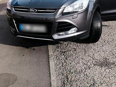 Gebraucht Ford Kuga 150 PS (110 kW) 2015 Grau SUV