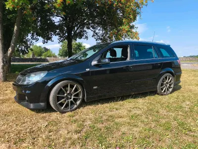 Gebraucht Opel Astra OPC 120 PS (88 kW) 2008 Schwarz Kombi