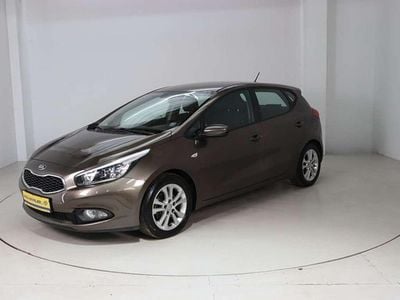 Second-hand Kia Ceed Edition 7 99 CP (72 kW) 2012 Bej Hatchback