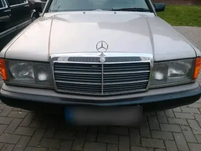 Gebraucht Mercedes 190 75 PS (55 kW) 1989 Silber Limousine
