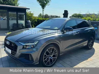 Gebraucht Audi Q8 S-Line 286 PS (210 kW) 2020 Grau SUV