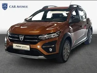 Usata Dacia Sandero Essentiel 91 CV (66 kW) 2021 Arancione Berlina