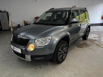 Usado Skoda Yeti Ambition 105 HP (77 kW) 2013 Cinzento SUV