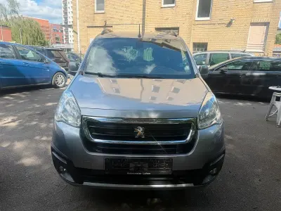 Gebraucht Peugeot TePee 110 PS (80 kW) 2017 Grau Van / Kleinbus