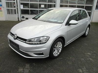 Gebraucht VW Golf VII Comfortline 116 PS (85 kW) 2019 Silber Kleinwagen