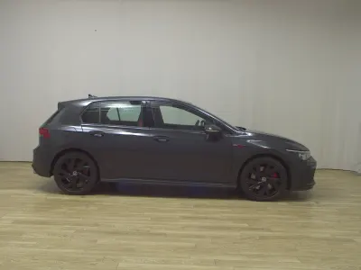 Gebraucht VW Golf VIII GTI 245 PS (180 kW) 2023 Grau Limousine