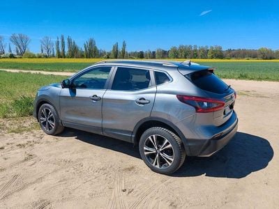 Second-hand Nissan Qashqai N-Connecta 116 CP (85 kW) 2017 Gri SUV