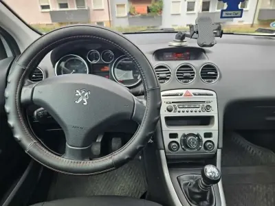 Gebraucht Peugeot 308 SW Premium 109 PS (80 kW) 2010 Grau Kombi