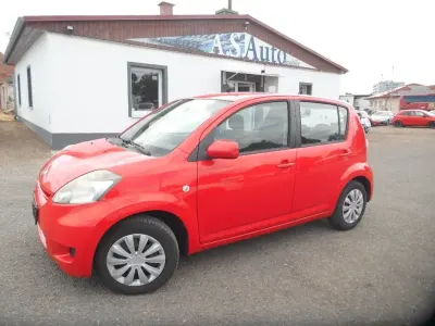 Gebraucht Daihatsu Sirion 69 PS (50 kW) 2010 Rot Kleinwagen