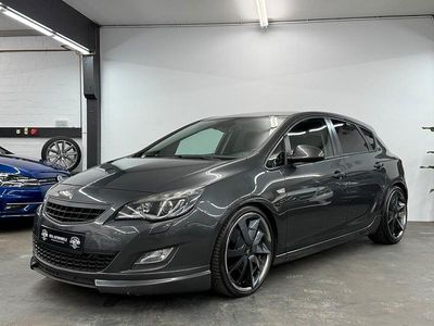 Usata Opel Astra Edition 179 CV (131 kW) 2010 Grigio Berlina