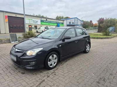 Gebraucht Hyundai i30 109 PS (80 kW) 2011 Schwarz Kleinwagen