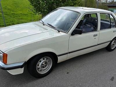 Usado Opel Rekord S 100 HP (73 kW) 1978 Branco Sedan