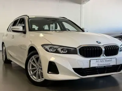 Gebraucht BMW 318 Shadowline 156 PS (114 kW) 2023 Alpinweiß Kombi