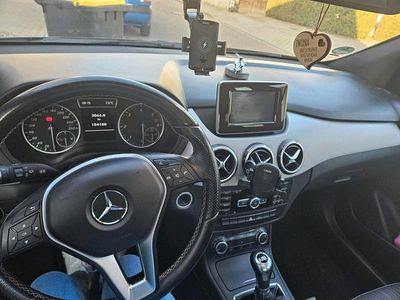 Mercedes B200