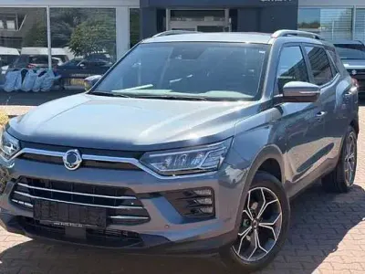 Gebraucht SsangYong Korando 163 PS (119 kW) 2023 Grau metallic