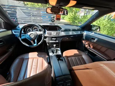 Gebraucht Mercedes E220 170 PS (125 kW) 2013 Schwarz Kombi