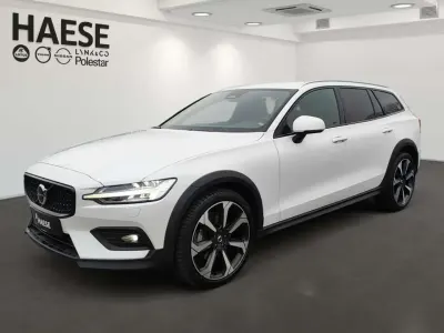 Usata Volvo V60 CC Plus 197 CV (144 kW) 2024 Bianco Station wagon