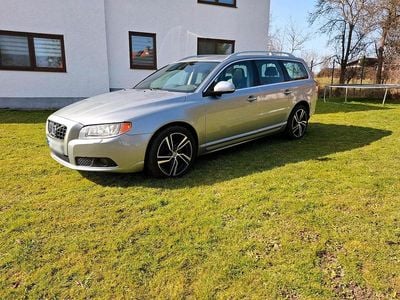 Second-hand Volvo V70 180 CP (132 kW) 2012 Argintiu Break