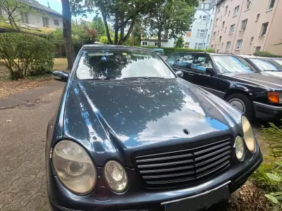Gebraucht Mercedes E220 Elegance 150 PS (110 kW) 2003 Limousine