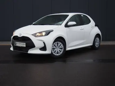 Gebraucht Toyota Yaris 72 PS (52 kW) 2023 Schneeweiß Kleinwagen