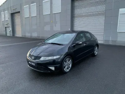 Käytetty Honda Civic 140 HP (102 kW) 2010 Musta Sedan