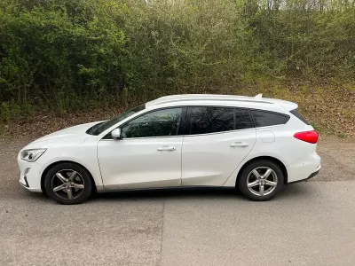 Gebraucht Ford Focus Titanium 120 PS (88 kW) 2019 Weiß Kombi