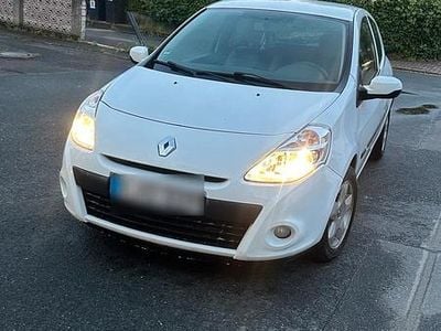Second-hand Renault Clio II 69 CP (50 kW) 2009 Alb Hatchback