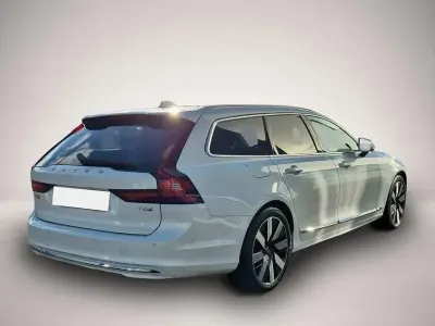 Gebraucht Volvo V90 Plus 253 PS (186 kW) 2025 Manufacturer Kombi
