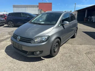 Gebraucht VW Golf VI Highline 105 PS (77 kW) 2011 United grey metallic Kleinwagen