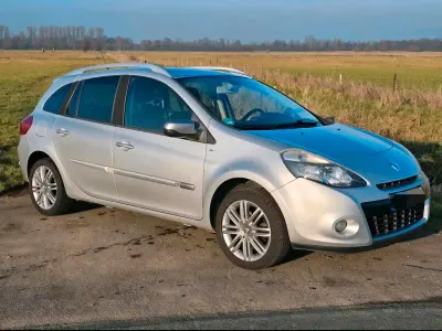 Gebraucht Renault Clio GrandTour Night&Day 75 PS (55 kW) 2011 Silber Kombi