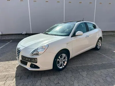 Gebraucht Alfa Romeo Giulietta 170 PS (125 kW) 2010 Weiß Kleinwagen