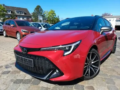 Brugt Toyota Corolla Sport 140 HK (102 kW) 2025 Rød Sedan
