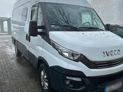 Gebraucht Iveco Daily 136 PS (100 kW) 2018 Weiß Van / Kleinbus