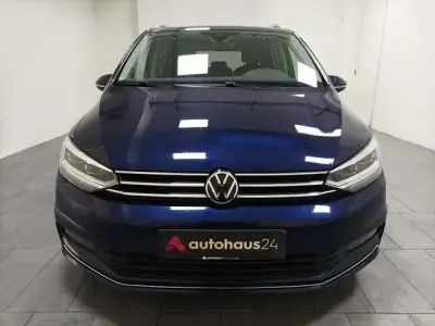 Gebraucht VW Touran Highline 150 PS (110 kW) 2022 Blau Van / Kleinbus