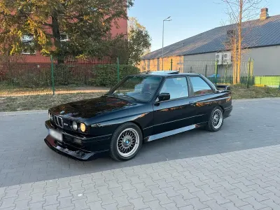 Gebraucht BMW 318 231 PS (169 kW) 1991 Schwarz Coupé