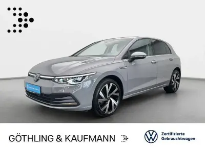 Gebraucht VW Golf VIII Style 131 PS (96 kW) 2024 Mondsteingrau Limousine