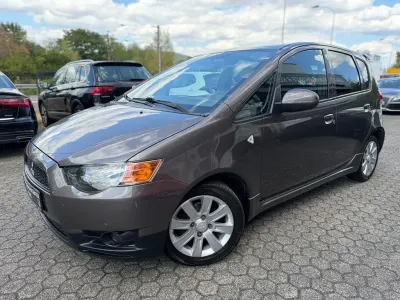 Gebraucht Mitsubishi Colt Edition 75 PS (55 kW) 2012 Braun Kleinwagen