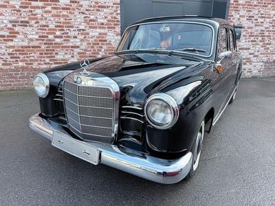 Gebraucht Mercedes C180 68 PS (50 kW) 1961 Schwarz Limousine