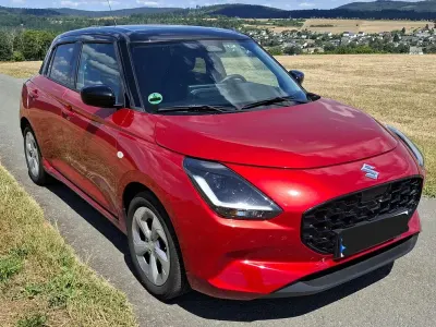 Gebraucht Suzuki Swift Comfort 83 PS (61 kW) 2025 Rot Kleinwagen