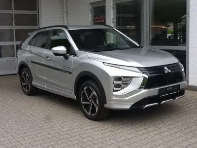 Gebraucht Mitsubishi Eclipse Cross Select 188 PS (138 kW) 2022 Silber SUV