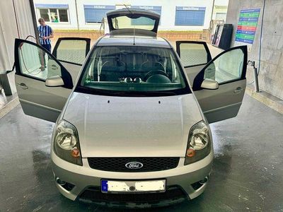 Gebraucht Ford Fiesta 80 PS (58 kW) 2008 Grau Kleinwagen