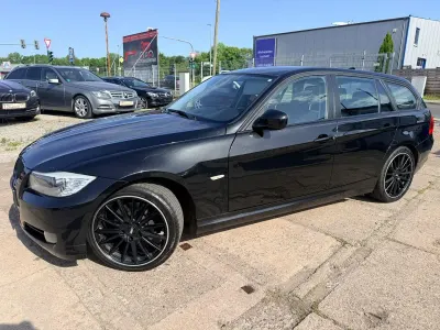 Gebraucht BMW 318 Comfort Edition 143 PS (105 kW) 2011 Schwarz Kombi