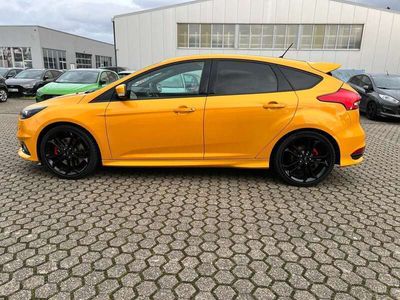 gebraucht Ford Focus Focus2.0 EcoBoost ST mit Leder-Sport-Paket