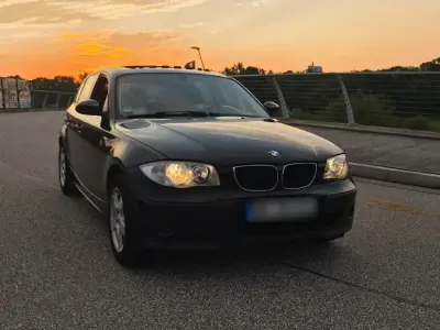 Gebraucht BMW 116 122 PS (89 kW) 2006 Schwarz Kleinwagen