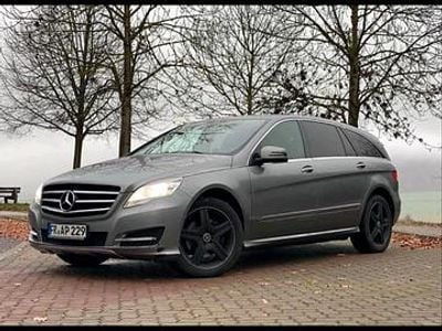 Grau Gebraucht 2012 Mercedes R350 Van / Kleinbus | 17.550 €