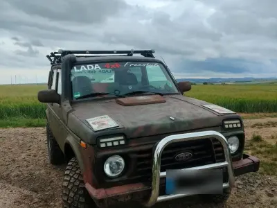 Gebraucht Lada niva 81 PS (59 kW) 2009 Braun SUV