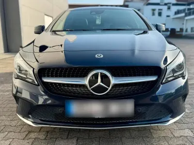 Gebraucht Mercedes CLA220 Shooting Brake 170 PS (125 kW) 2018 Blau Kombi